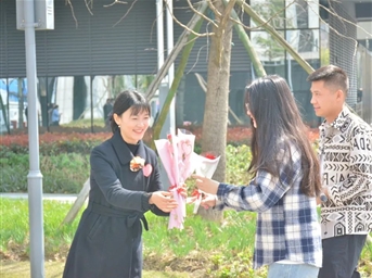 祝福@你 | 春风十里,不如有你