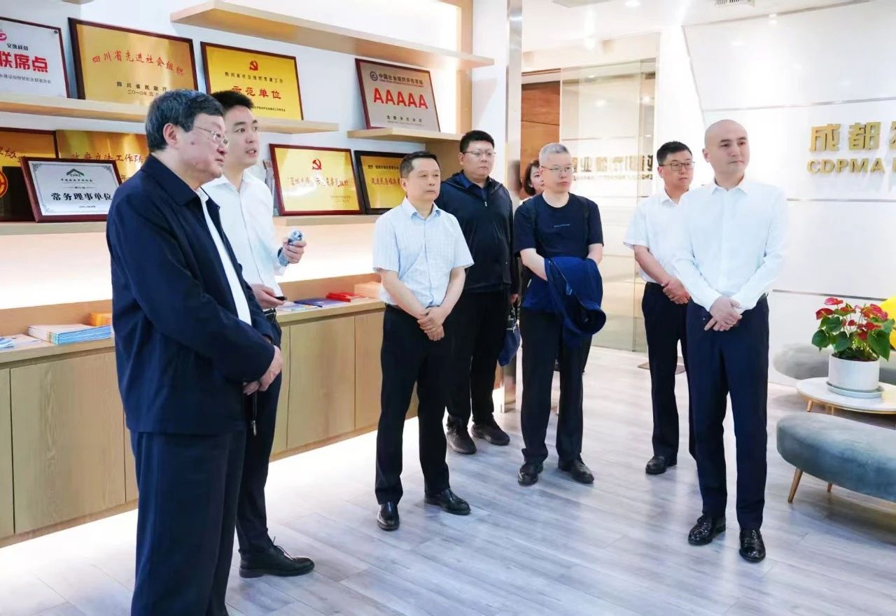 c1d8daa2-dc70-4220-859a-58d9188f4f98 c1d8daa2-dc70-4220-859a-58d9188f4f98